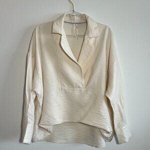Anthropologie Women's blouse, Cream,  high/low, V-neck collar and lapel Size S/M